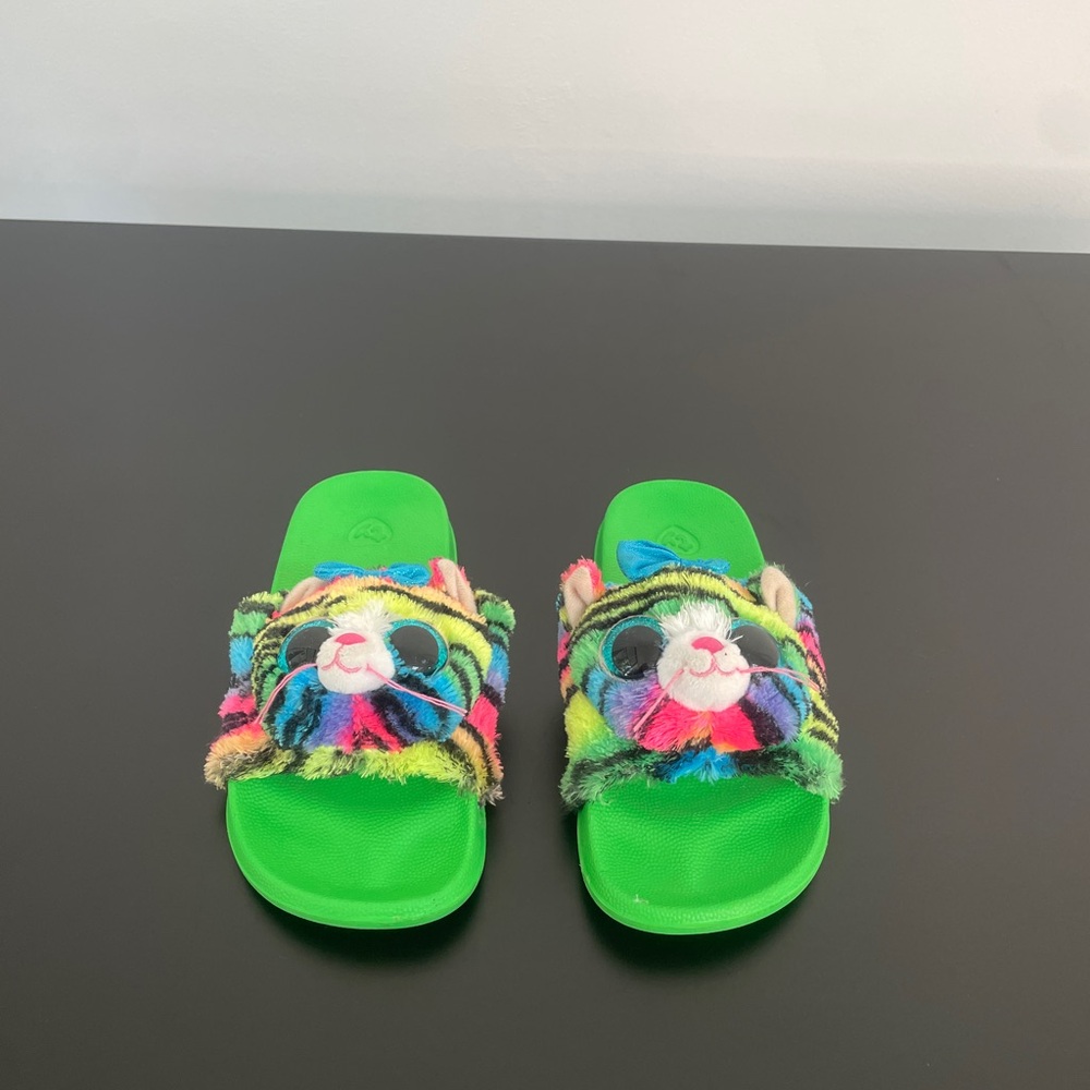Ty Green and Multicolor Kids Slippers